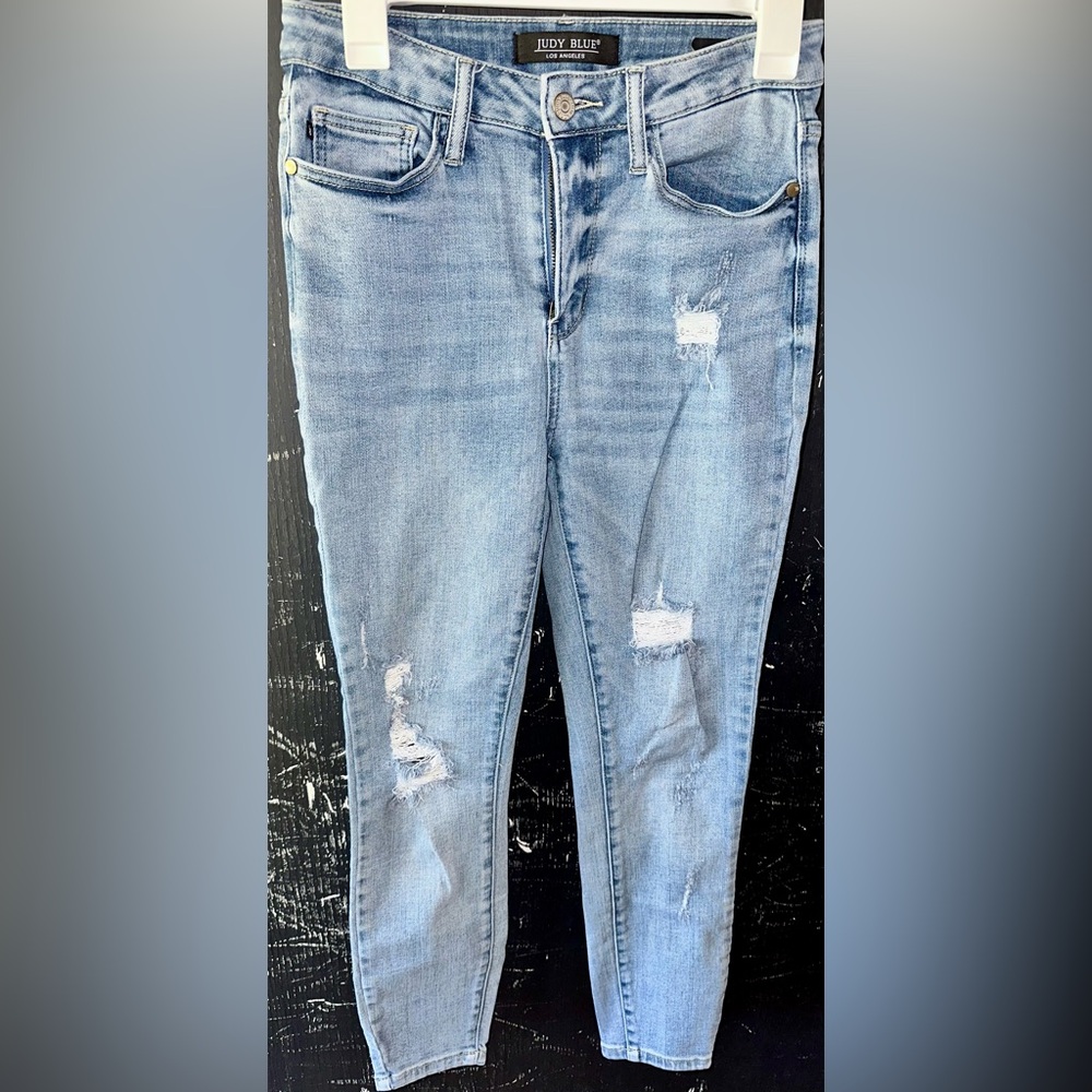 Judy Blue Women's Skinny Fit Distressed Jeans - Light Blue